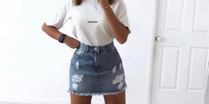 Chân dài miên man mà lại sexy với chân váy ôm sát eo